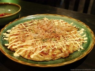 Okonomiyaki, pizza japonesa.